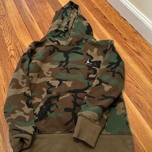 Jordan boys hoodie, size Small, 8-10YRS,
